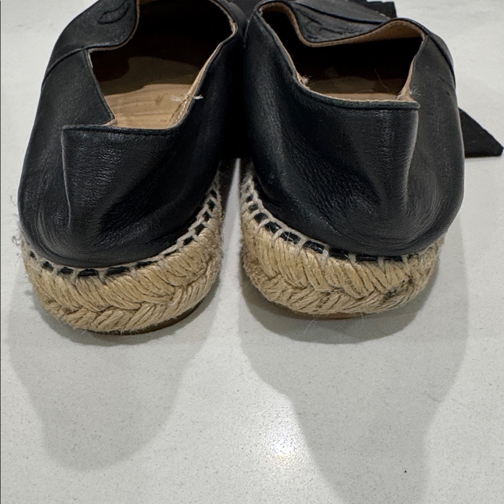 Chanel black lambskin leather espadrilles featuring the iconic CC logo - Picture 3 of 5